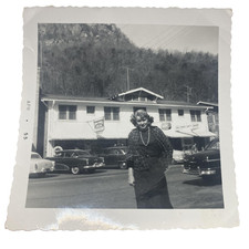 Vintage 1955 Woman Daltons